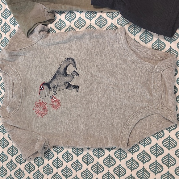 Bundle Of Kids Short Sets Size 3 To 6 Months Champion And Carter's - Picture 3 of 9